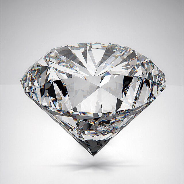 8月8日の誕生石　ラウンドカットのダイヤモンド