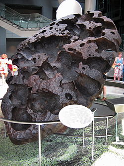 11月21日の誕生石　メテオライト（隕石）